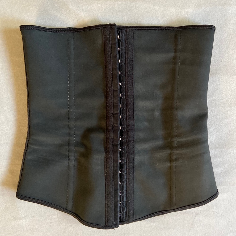 Black 25in-28in waist trimmer/trainer